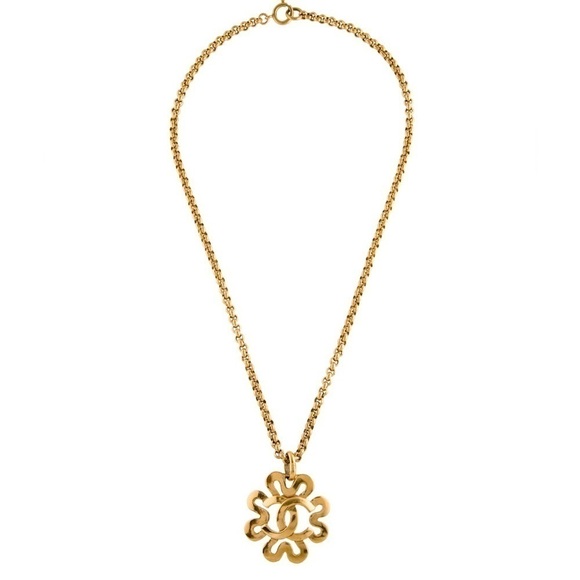 CHANEL Vintage CC Clover Pendant Necklace - Picture 7 of 7